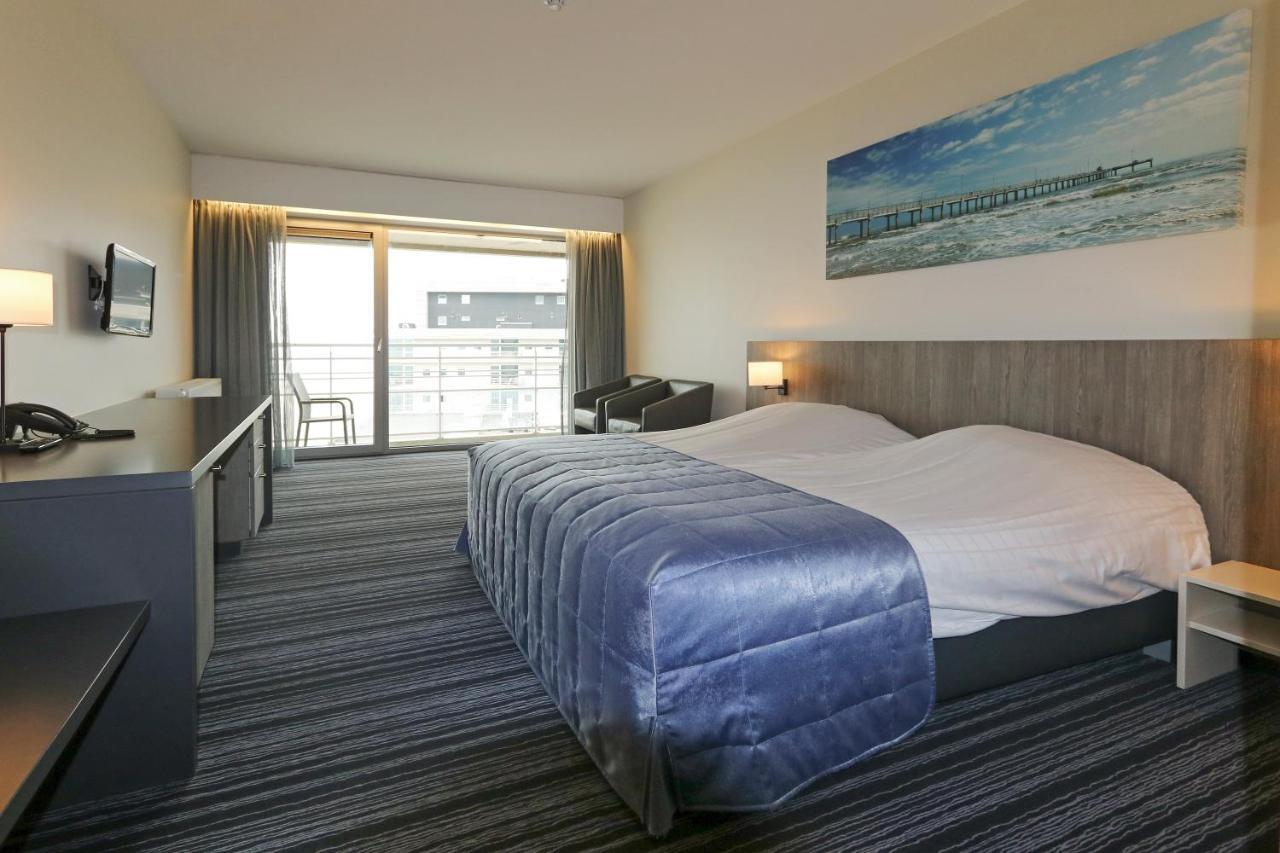 Twin Room Lateral Sea View